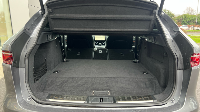 Jaguar F-Pace 2.0 P400e R-Dynamic SE Black 5dr Auto AWD Estate